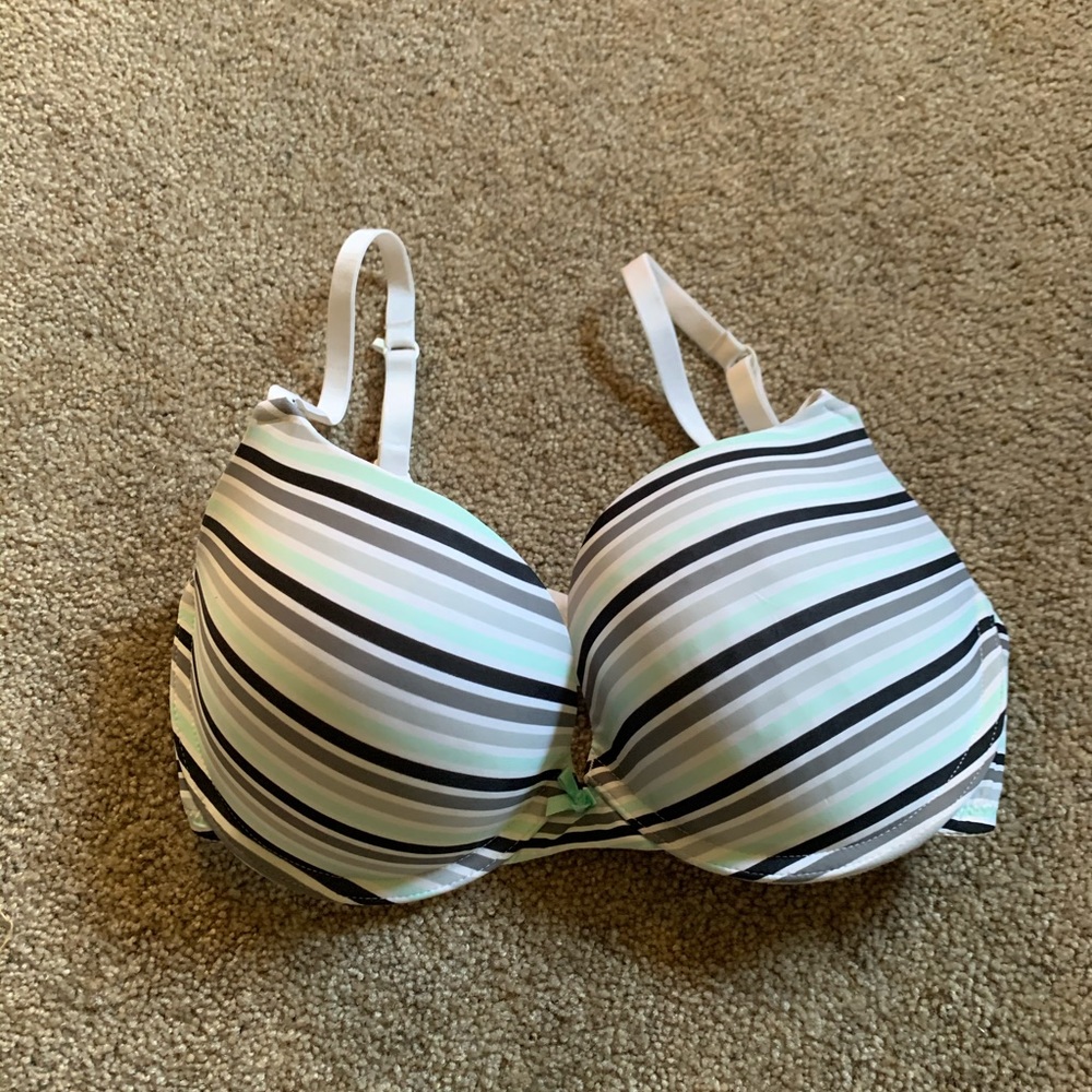 36D xhilaration bra (D108)